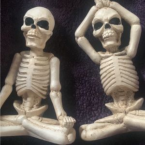 Halloween skull house decor